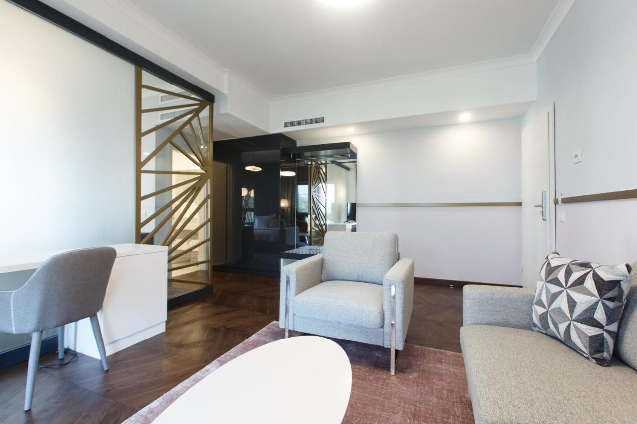 Hotel Element Alba Iulia Esterno foto