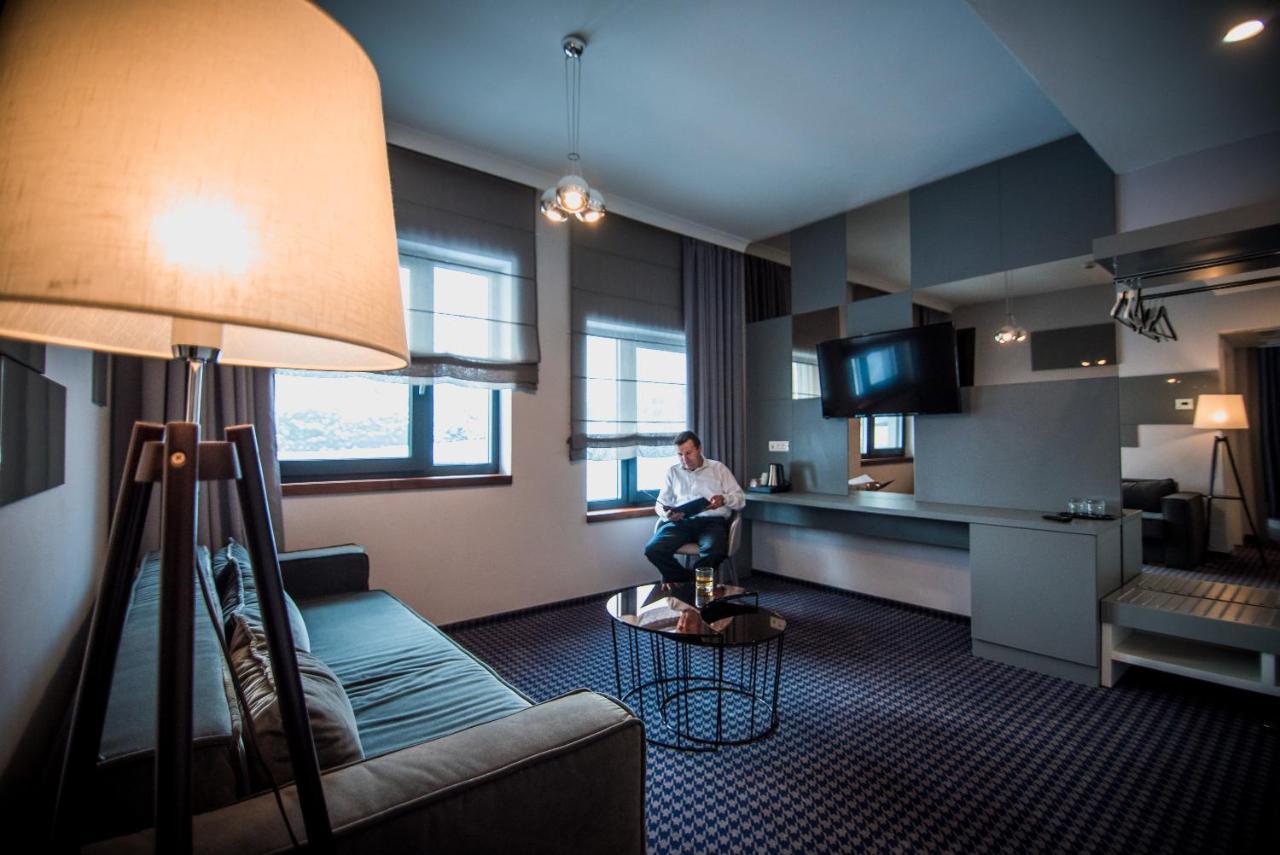 Hotel Element Alba Iulia Esterno foto