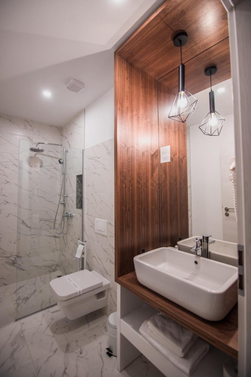 Hotel Element Alba Iulia Esterno foto