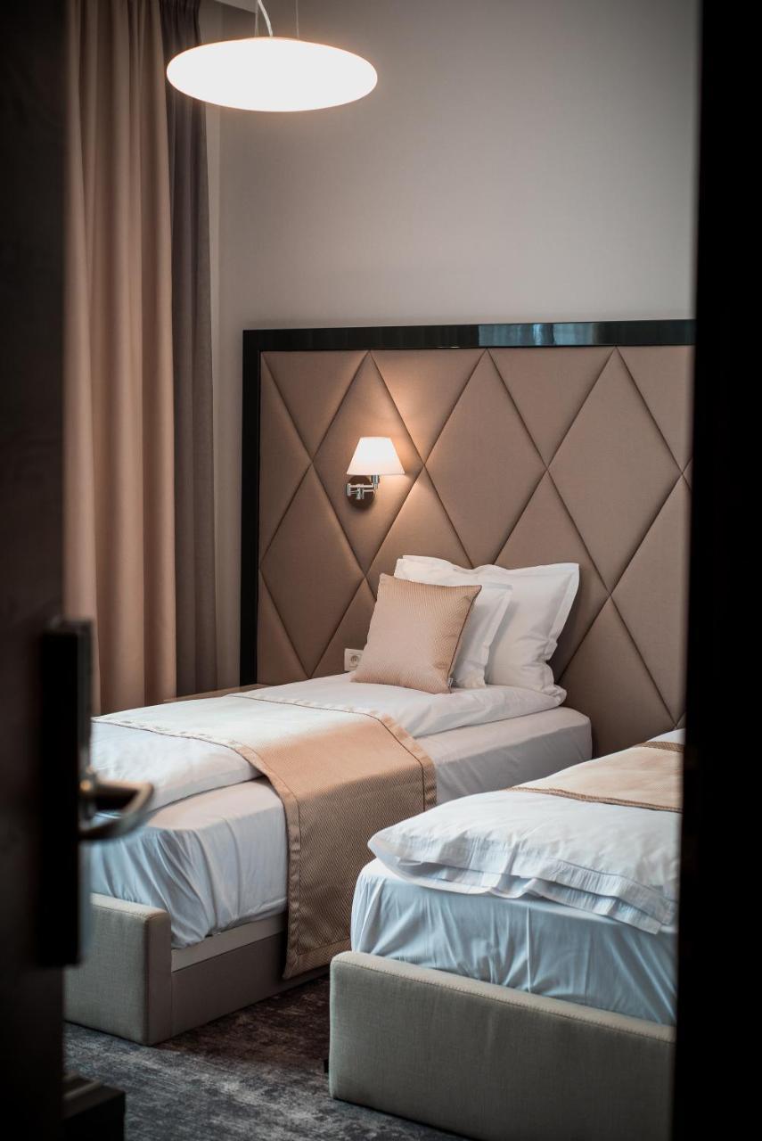 Hotel Element Alba Iulia Esterno foto