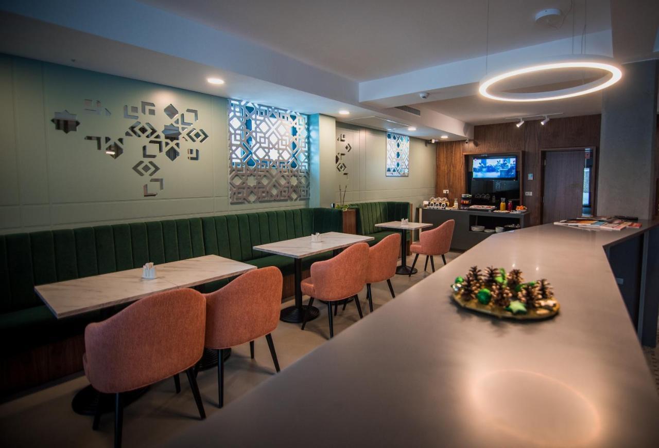 Hotel Element Alba Iulia Esterno foto