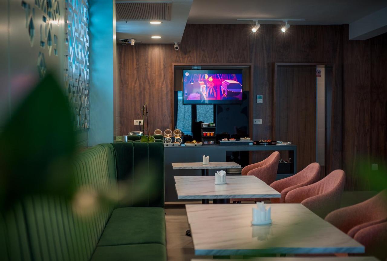 Hotel Element Alba Iulia Esterno foto