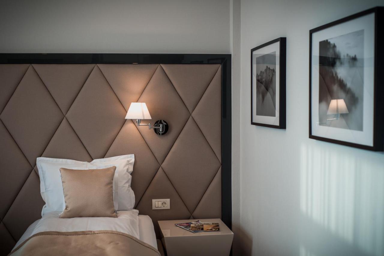 Hotel Element Alba Iulia Esterno foto