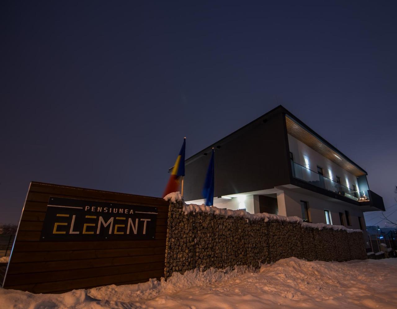 Hotel Element Alba Iulia Esterno foto
